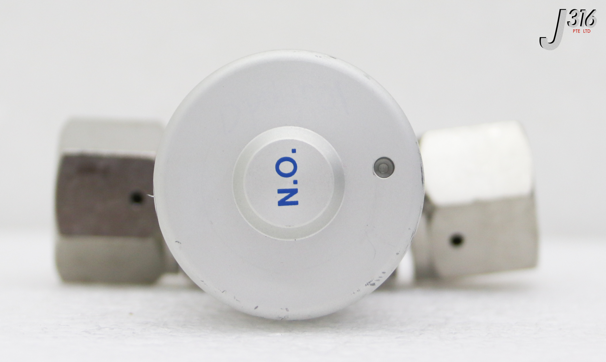 35343 FUJIKIN DIAPHRAGM VALVE, TYPE N.O, O.P. 0.34~0.69MPA 028217